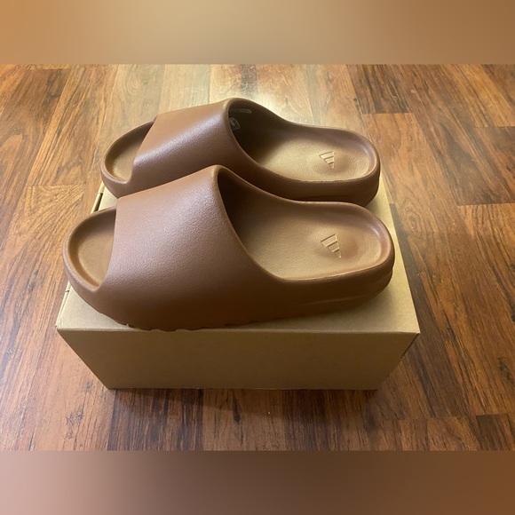 Yeezy Slide